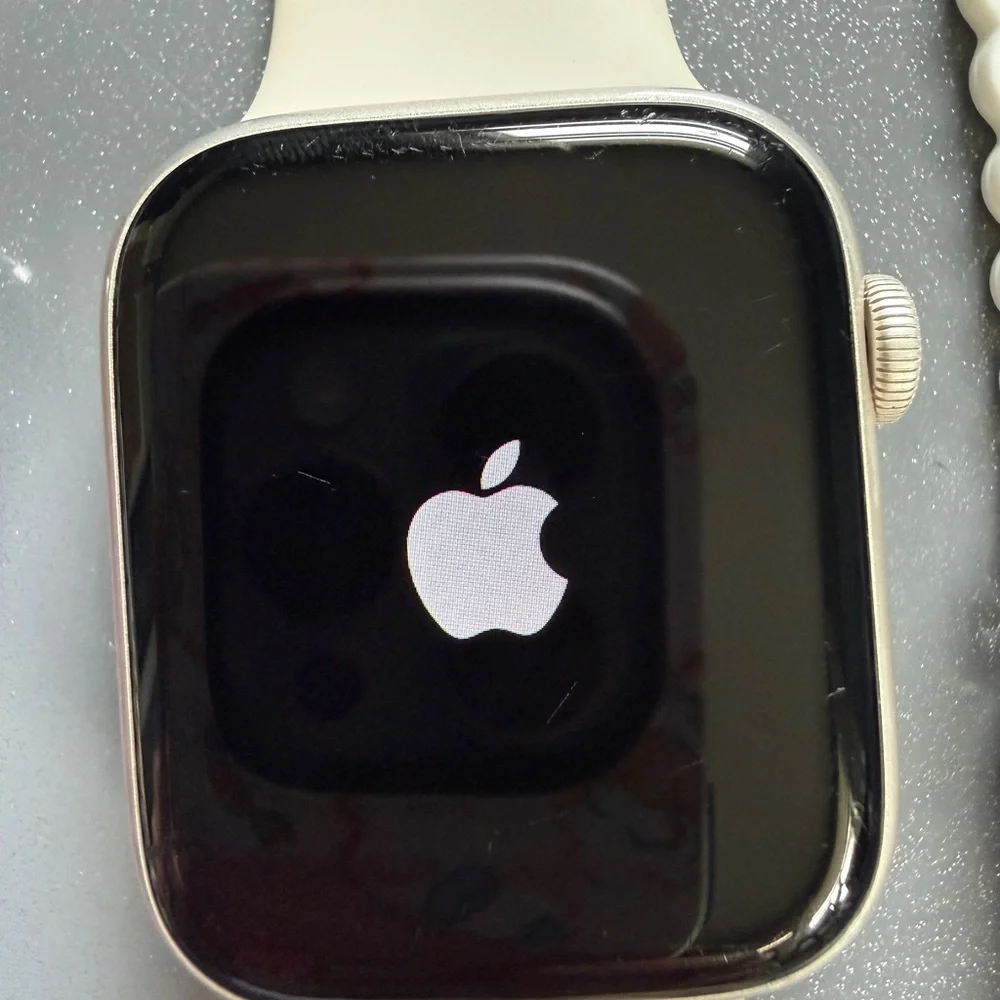 Apple Smartwatch 7 with multiple Bands